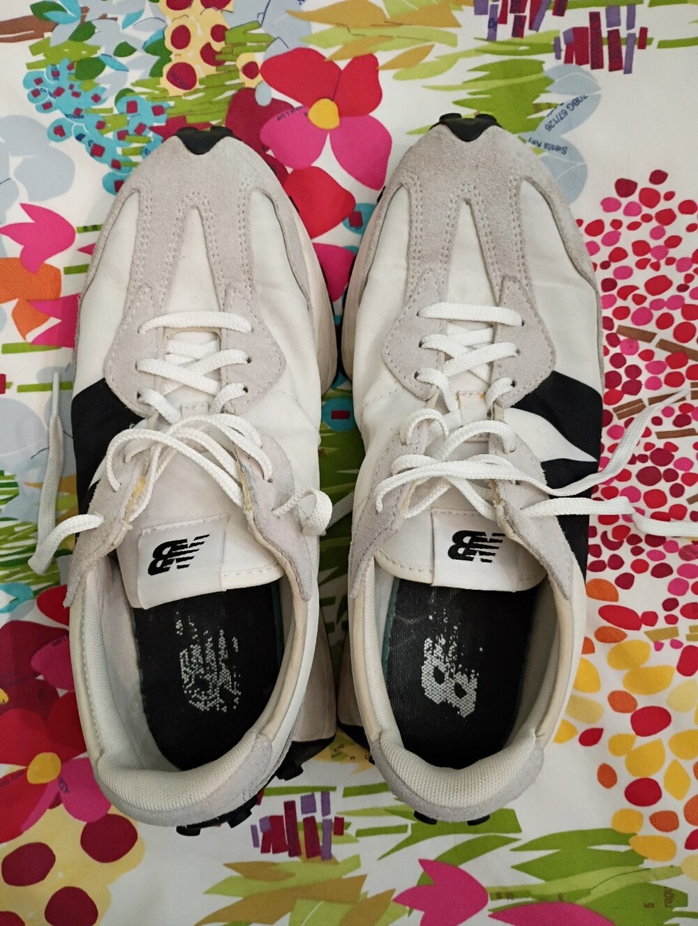 New Balance 327 White & Black Size 9.5 - Picture 5 of 7